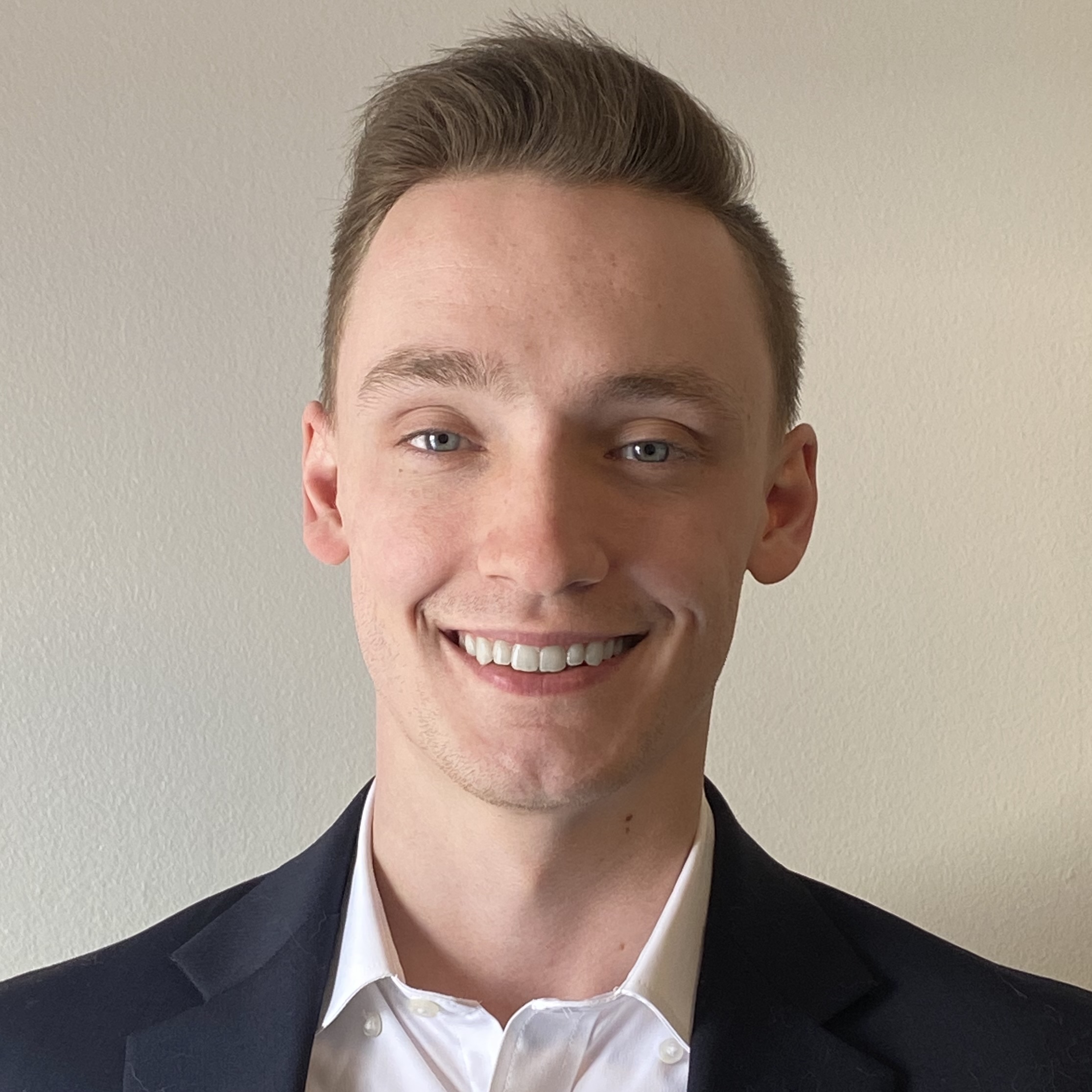 Professional portrait of Lukas Yelle